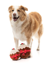 Load image into Gallery viewer, FuzzYard Merry Puddin’ Christmas Dog Toy