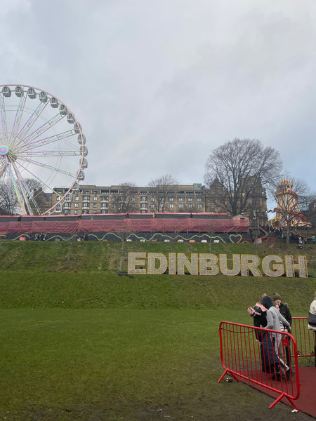 Planning a Festive Trip to Edinburgh With Your Dog? My Top Dog-Friendly Picks 🎄🐾